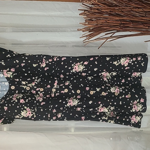 No boundaries Black Floral Dress - Picture 2 of 7